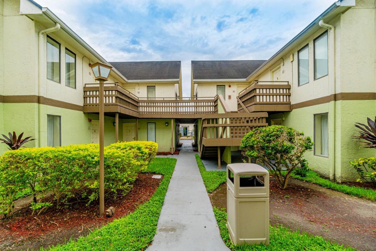 Doral Inn & Suites Miami Airport West Exterior photo